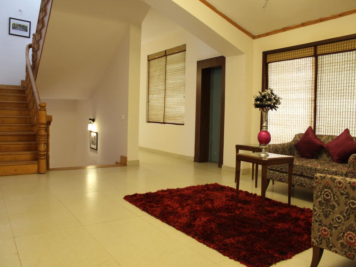 Oyo 2531 Hotel Una Comfort Misty Oak Nainital Buitenkant foto